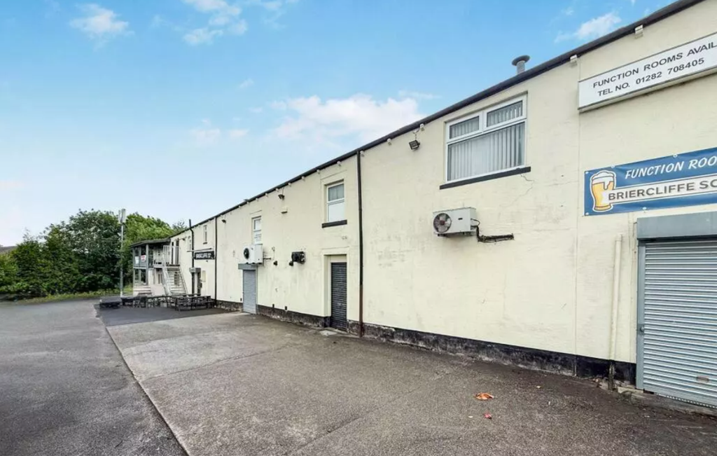 Property photo 3 of 12