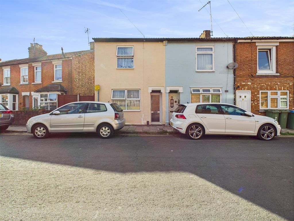Property photo 1 of 12 Cam04907G0-Pr0226-Still022.Jpg