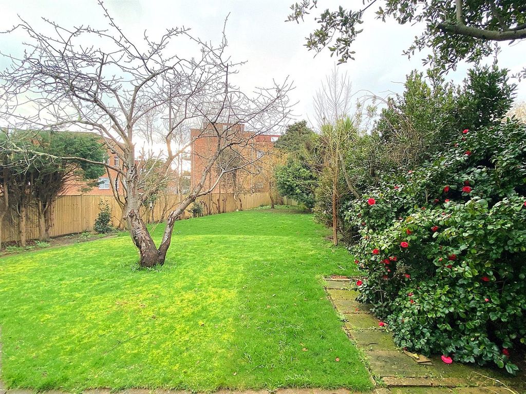 Property photo 2 of 13 1 New Park Ave - Garden.Jpg