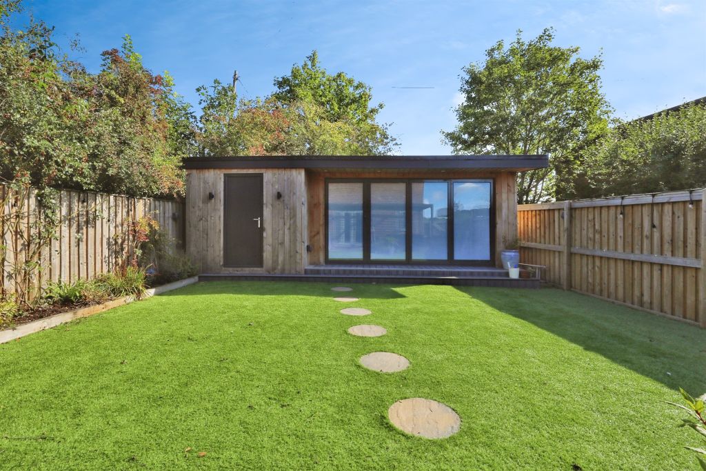 Property photo 2 of 18