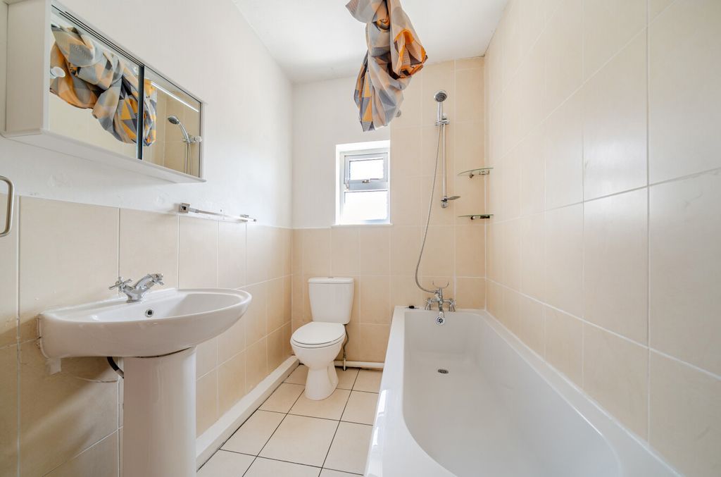 Property photo 3 of 21 1468721-11-6A28A0...