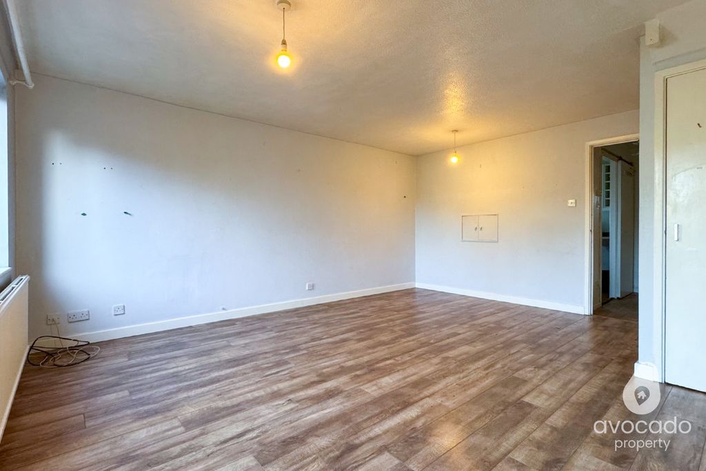 Property photo 3 of 10 4658797