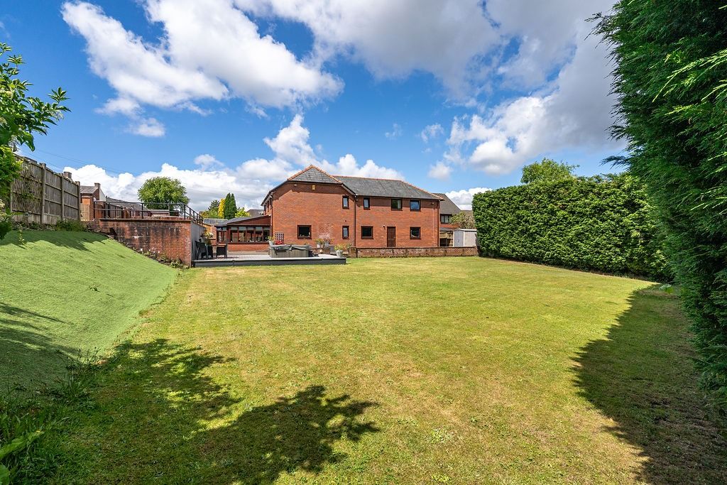 Property photo 1 of 41 4218952
