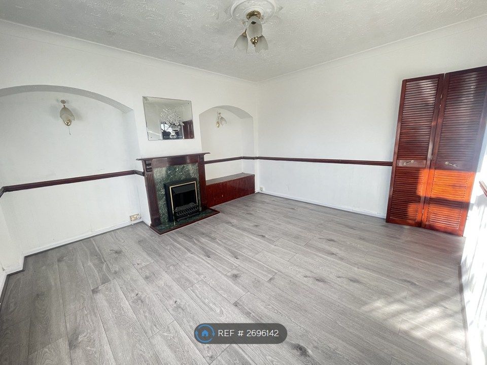 Property photo 2 of 15 Living Room