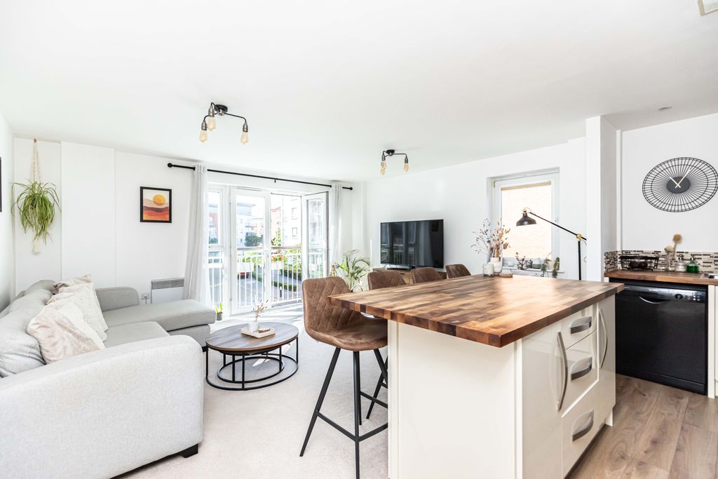 Property photo 2 of 12 346A2169