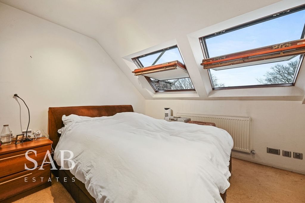 Additional image 5 of 4 bed semi-detached house for saleChinnor Crescent, Greenford UB6