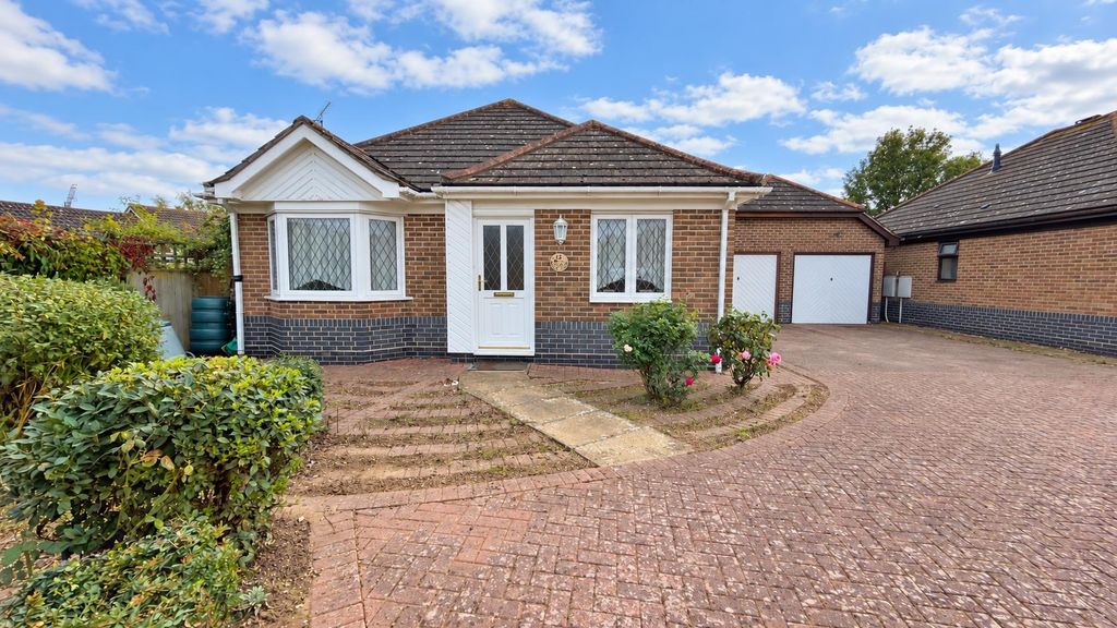 Property photo 1 of 14 Brighter Bungalow Garden, Natural Color-1.Png