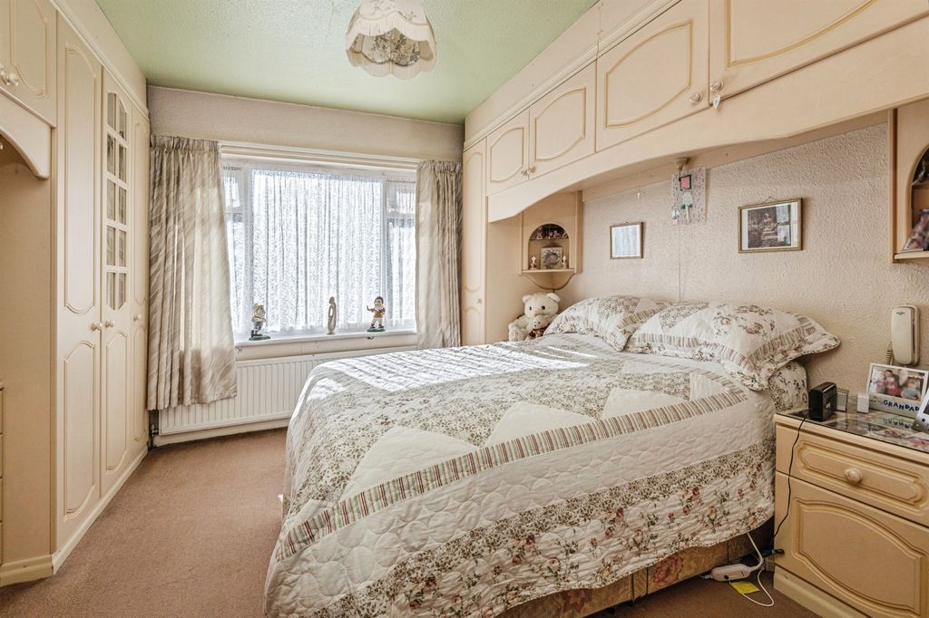 Property photo 3 of 16