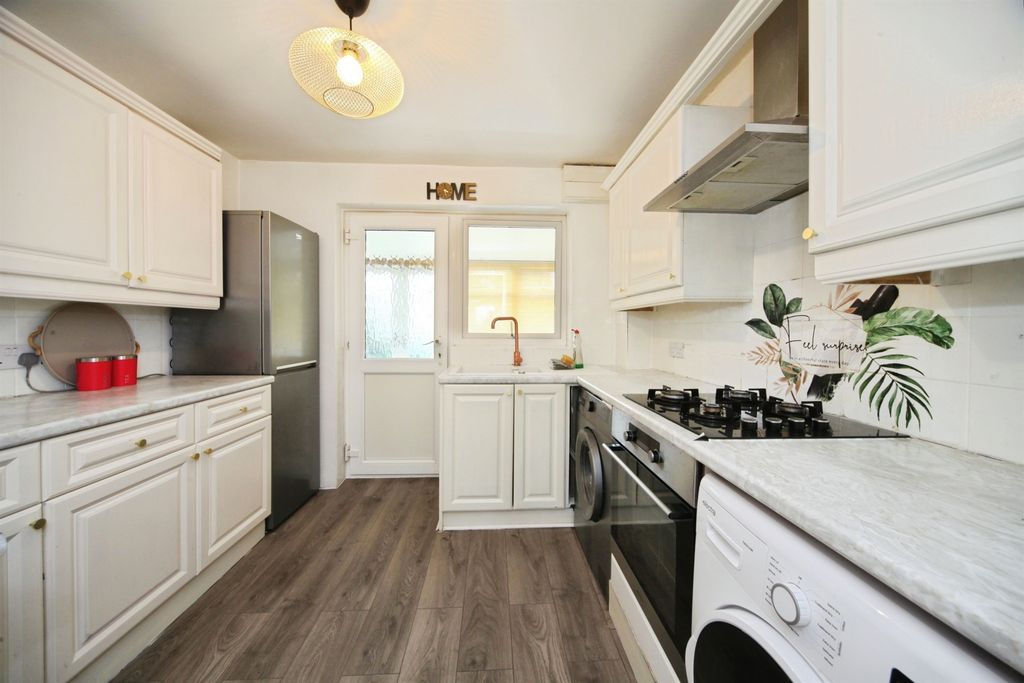 Property photo 3 of 14