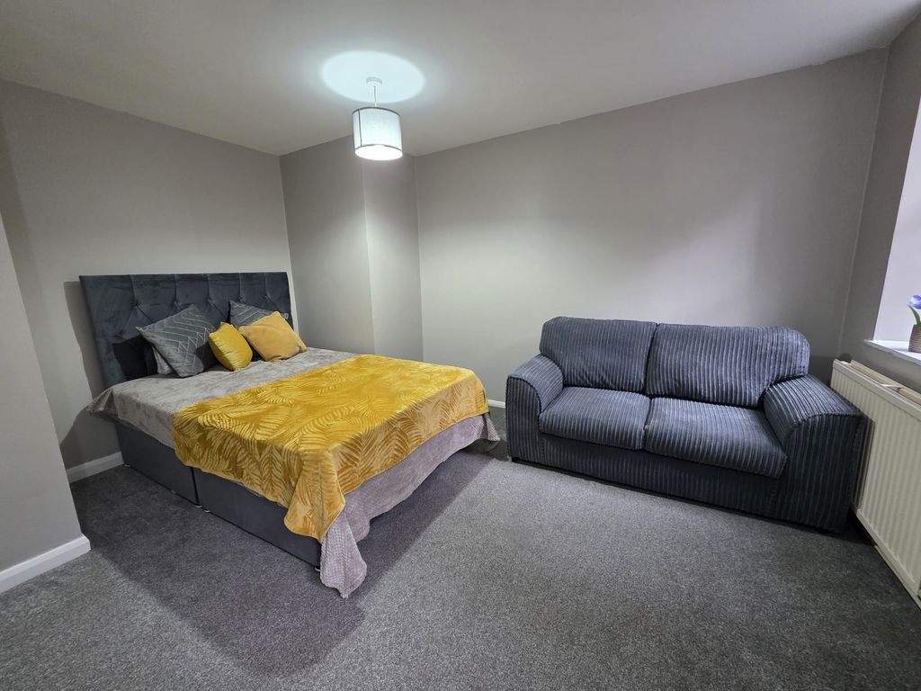 Property photo 1 of 4