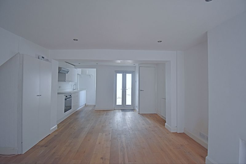 Property photo 2 of 10 Photo 1