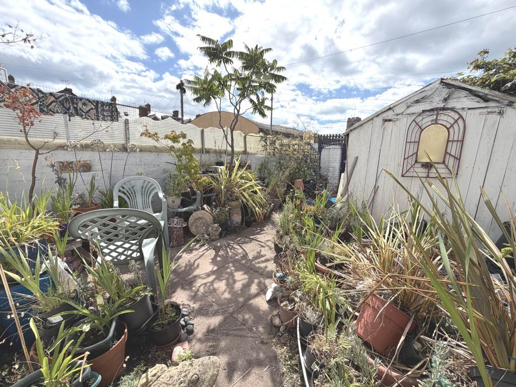 Property photo 3 of 12