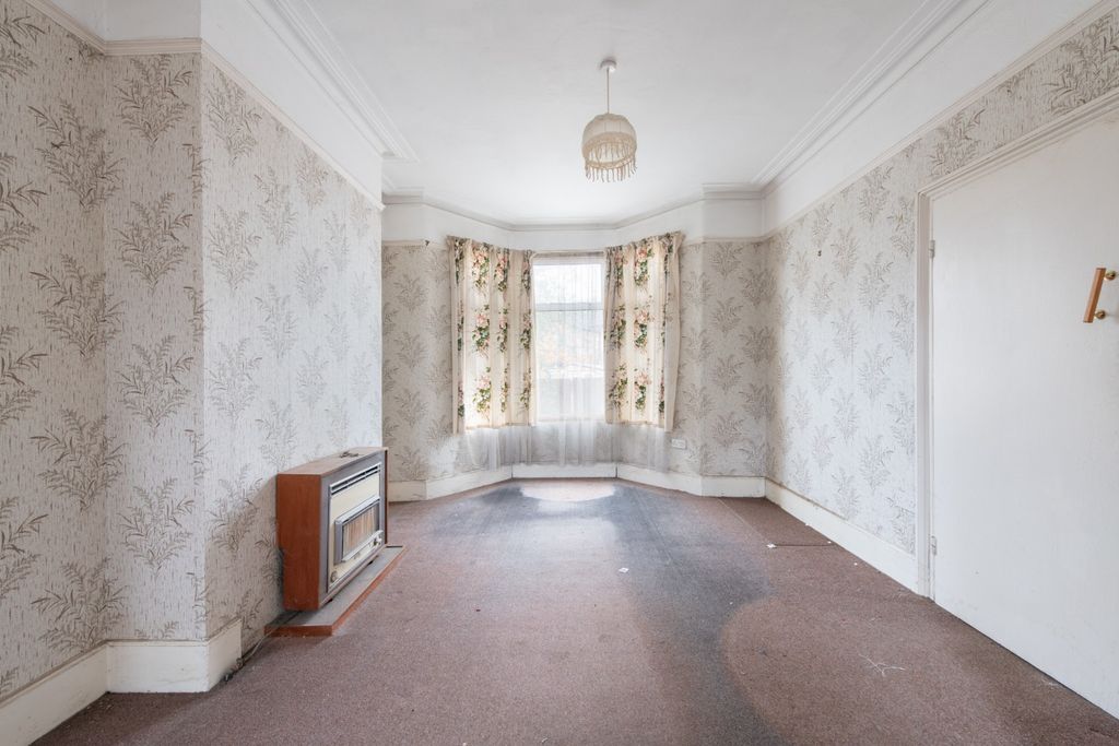 Property photo 3 of 25 4646922