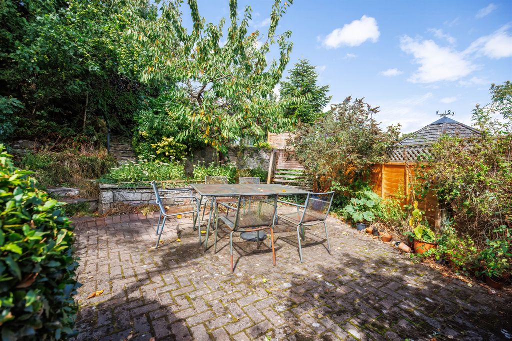 Property photo 3 of 29