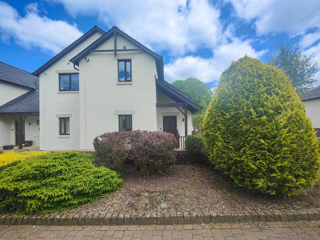 Property photo 1 of 17 External
