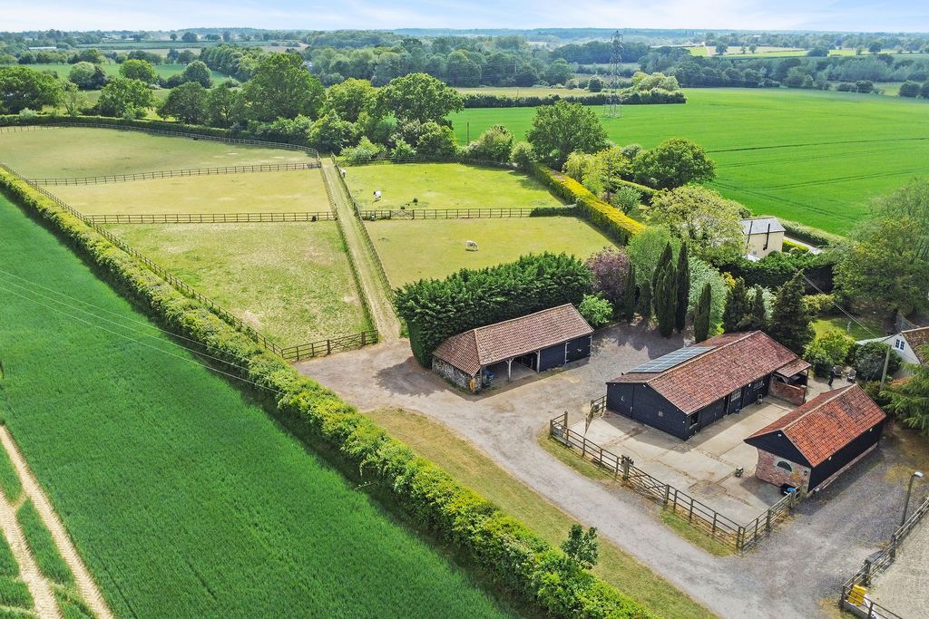 Property photo 2 of 58