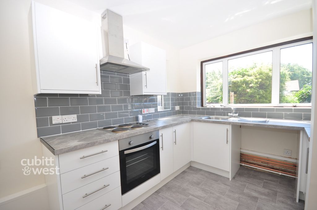 Property photo 2 of 8 143A Goring Road - 1