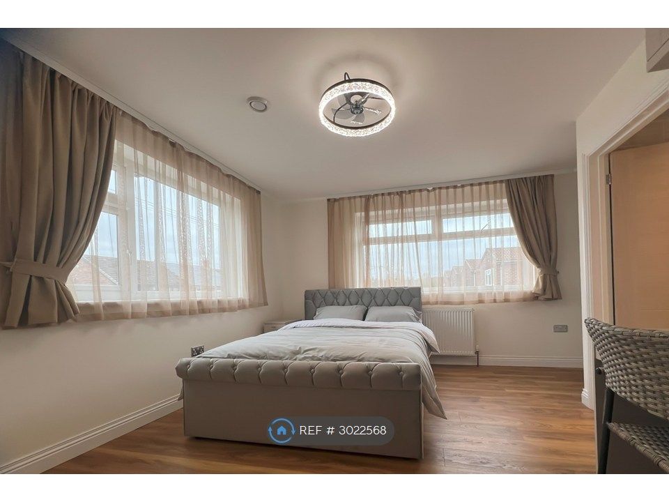 Property photo 1 of 31 Room 1 Double (Xl Room)