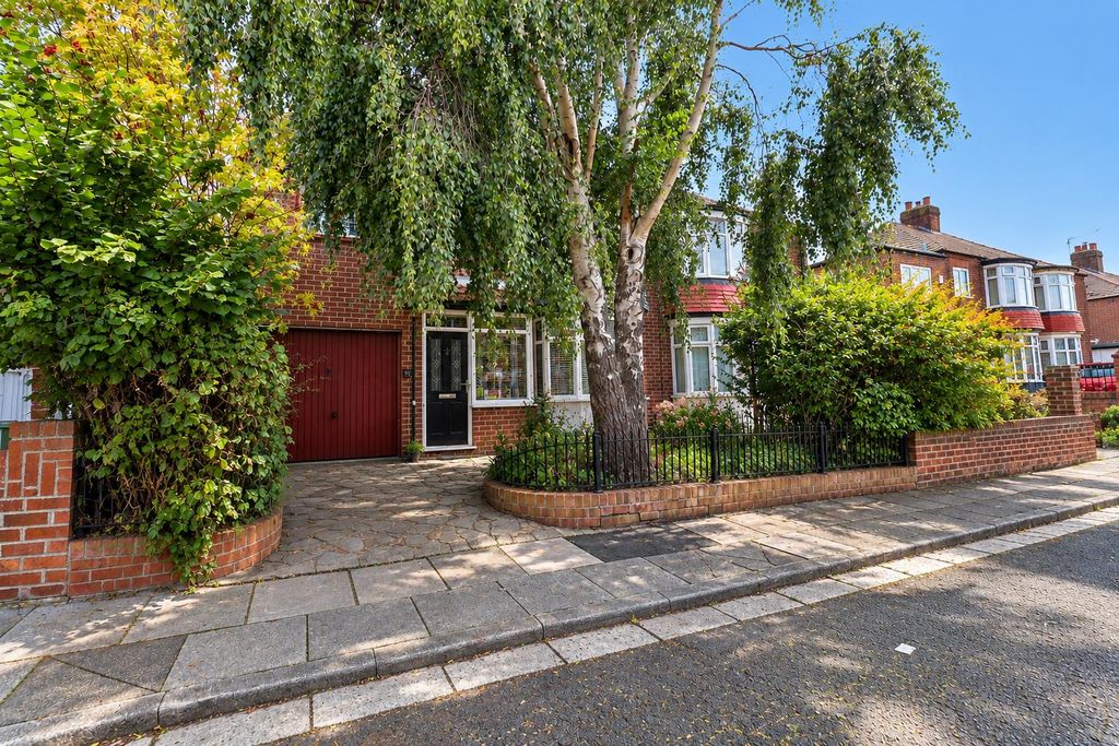 Property photo 1 of 25