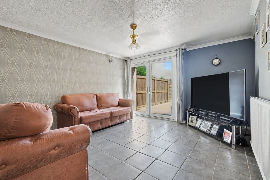 Property photo 3 of 13 5089926