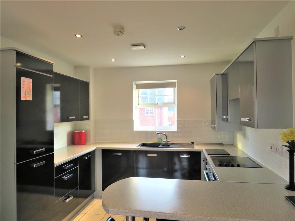 Property photo 3 of 6 Kitchen