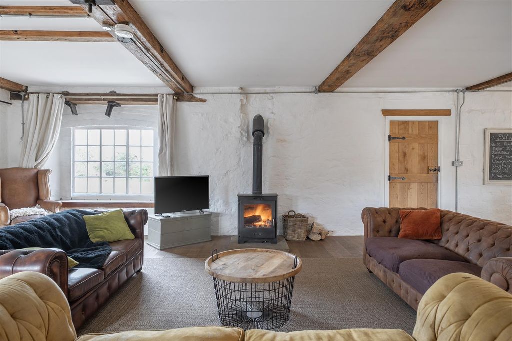 Property photo 3 of 24 Sitting Room