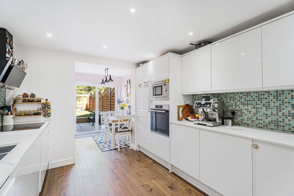 Property photo 2 of 32 Kitchen/Dining Area