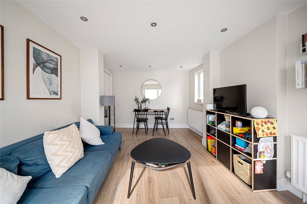 Property photo 2 of 13 Picture No. 12