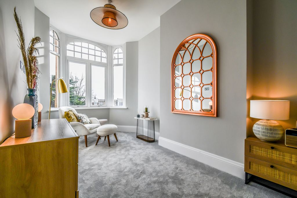 Property photo 2 of 18 Gallery