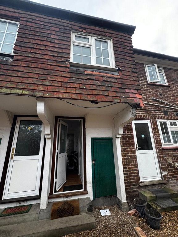 Property photo 1 of 40 Picture No. 01