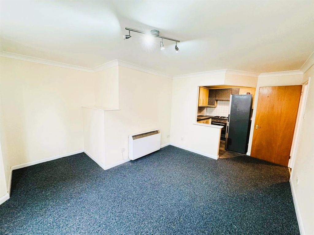 Property photo 3 of 7