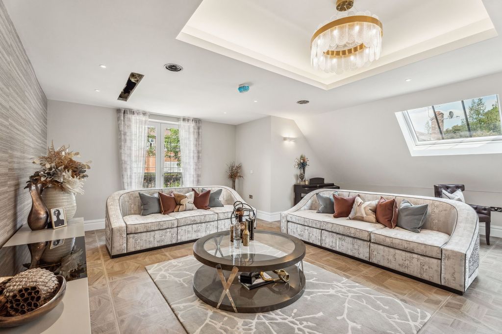 Property photo 3 of 32