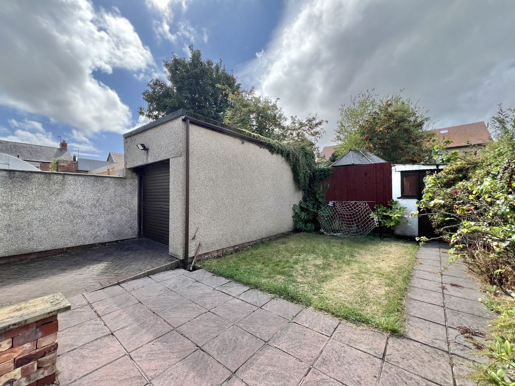 Property photo 2 of 17