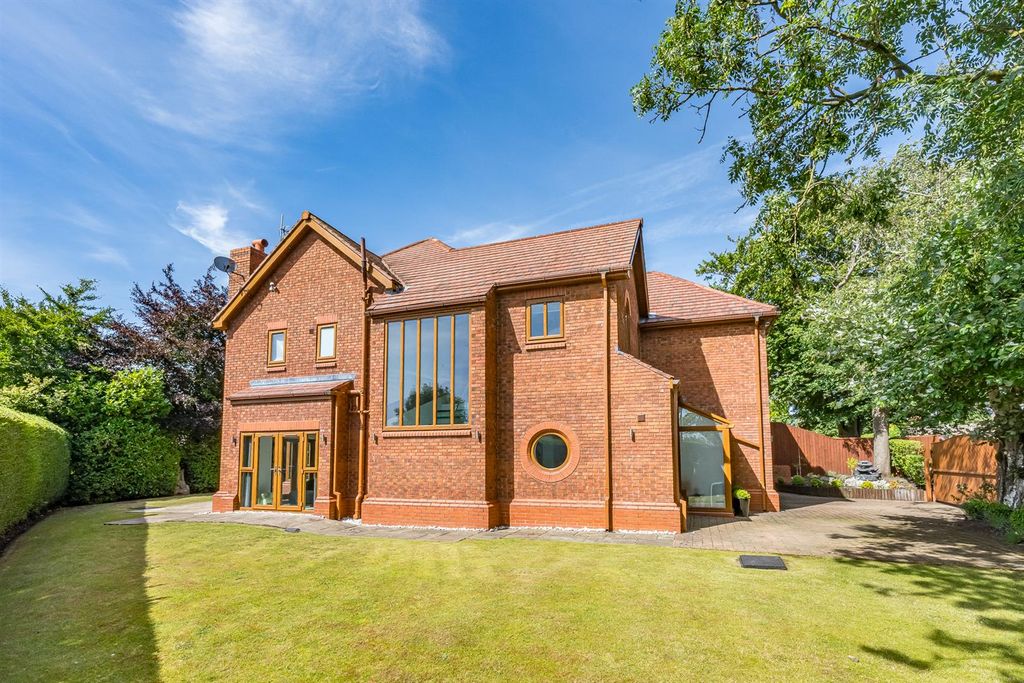 Property photo 1 of 33 148-St-James-Road-3.Jpg