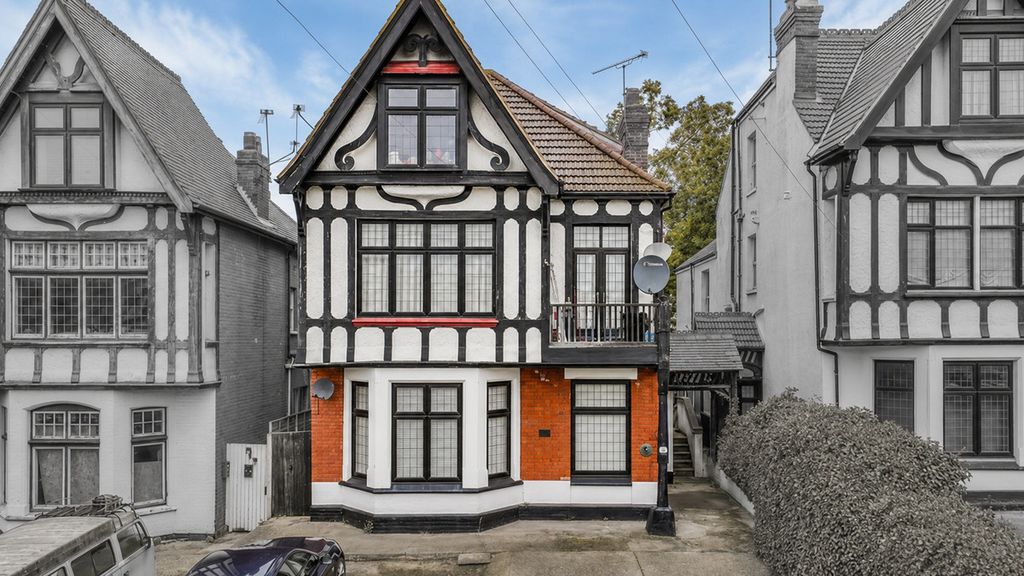 Property photo 1 of 25