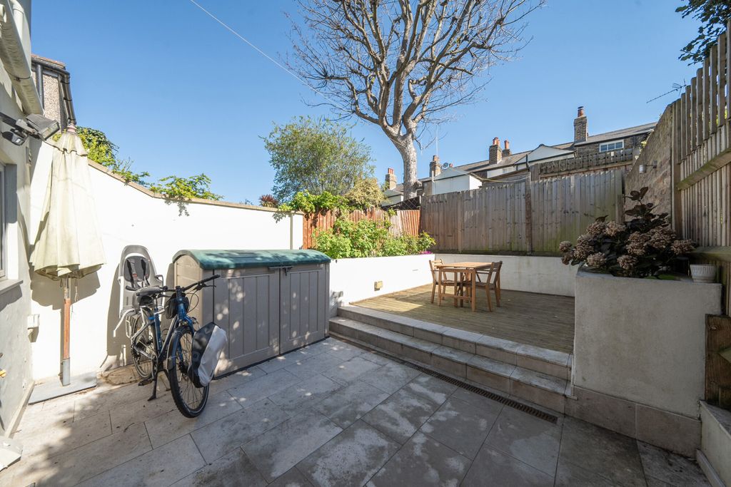 Property photo 3 of 25 1439725-14-69d519...