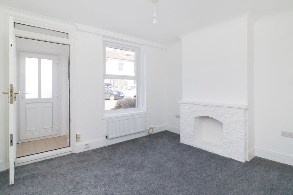 Property photo 2 of 9 1425145