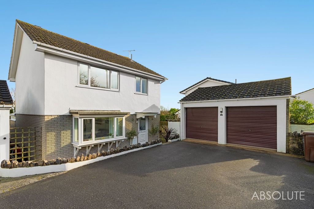 Property photo 1 of 33