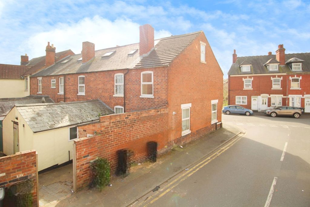 Property photo 3 of 18
