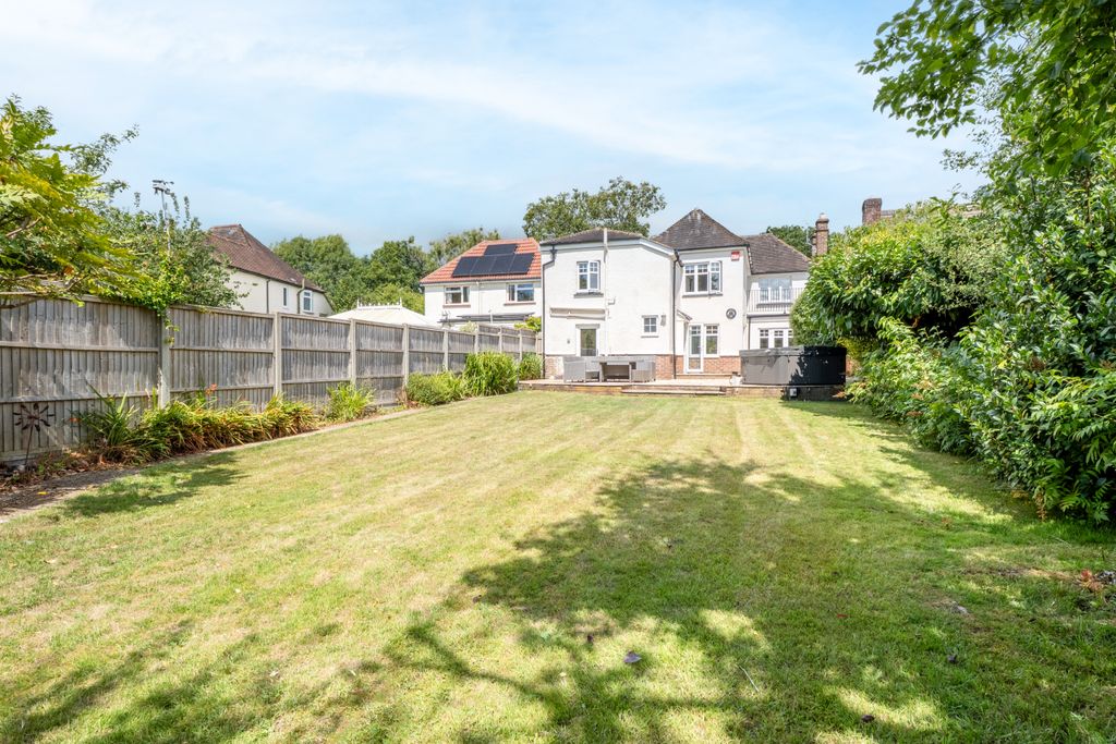 Property photo 2 of 26