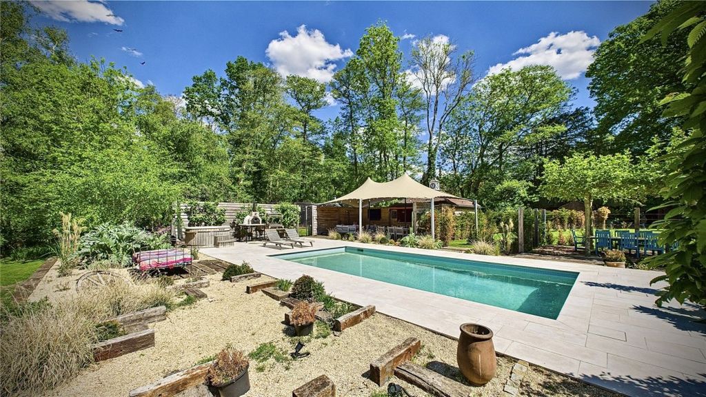 Property photo 2 of 24