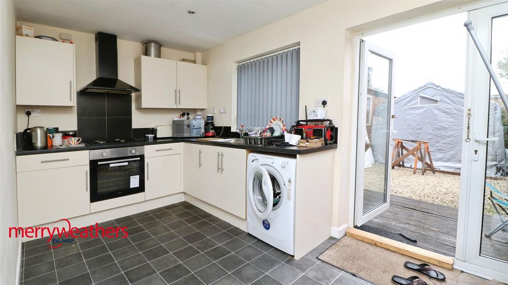 Property photo 2 of 5 Dining Kitchen
