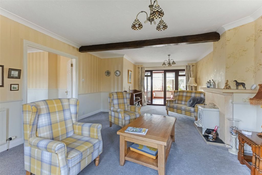 Property photo 3 of 17 Sitting Room