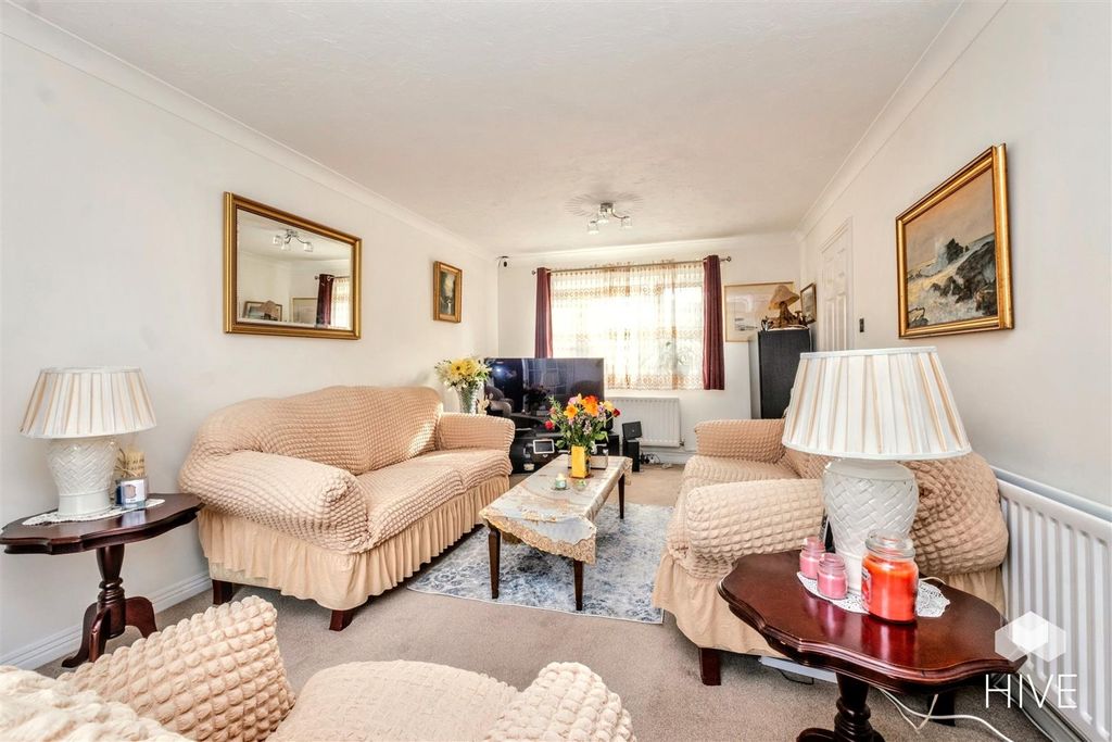 Property photo 2 of 28