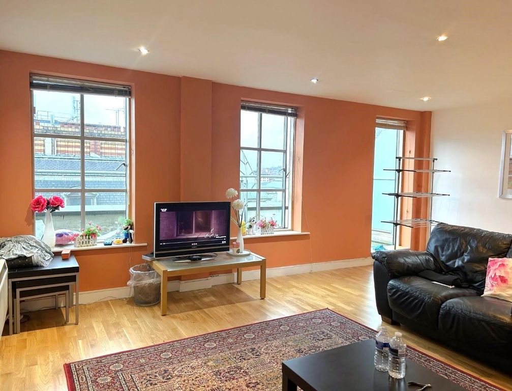 Property photo 2 of 9