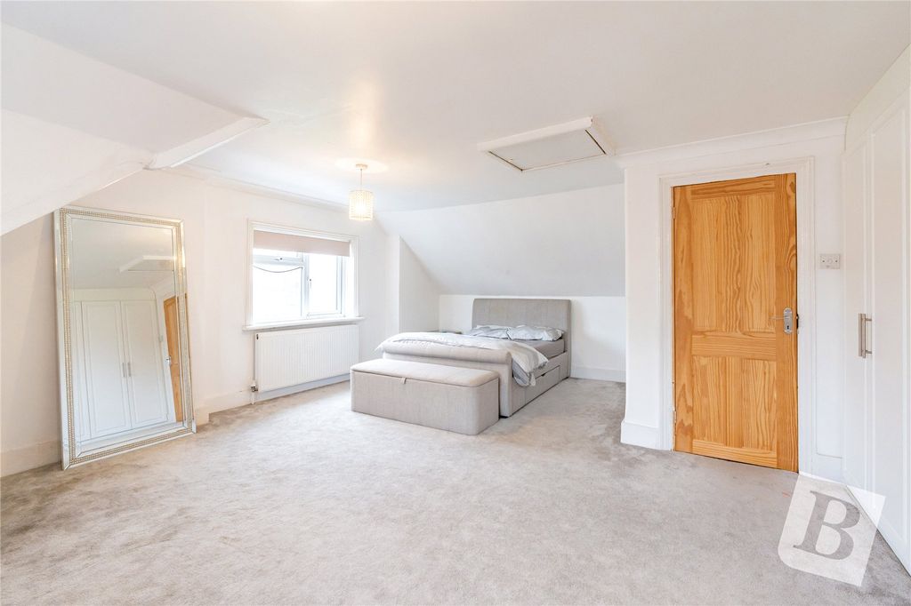 Property photo 3 of 18 Bedroom