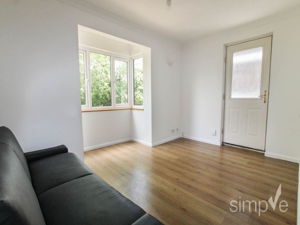 Property photo 3 of 9 Img_3844