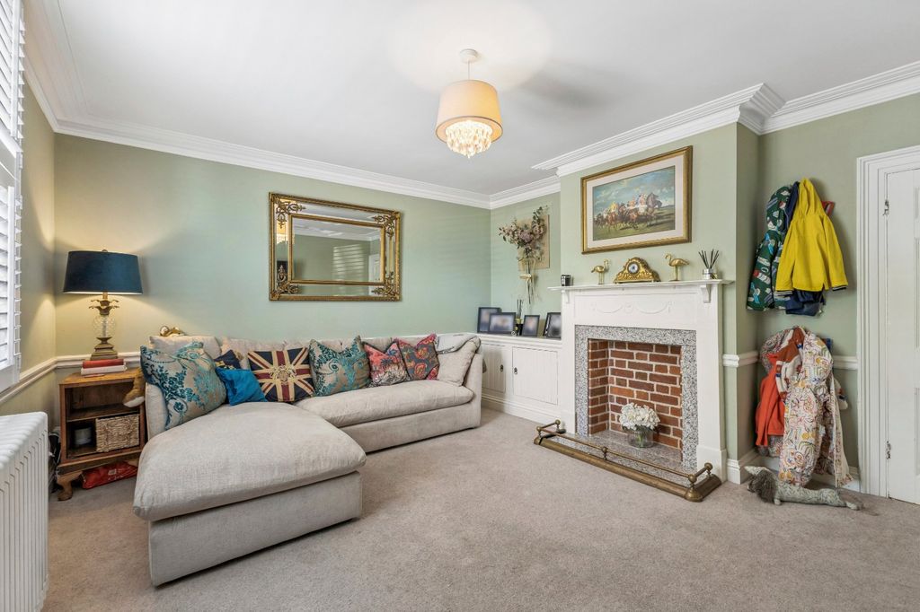 Property photo 3 of 13 Sitting Room