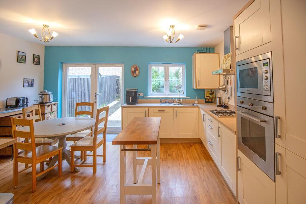 Property photo 2 of 8