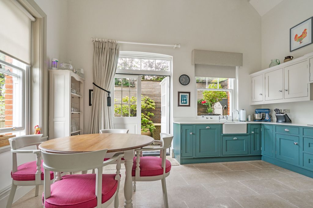 Property photo 2 of 20 Kitchen/Breakfast Room